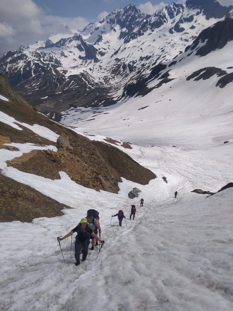 typical TMB day morning up to Col du Bonhomme