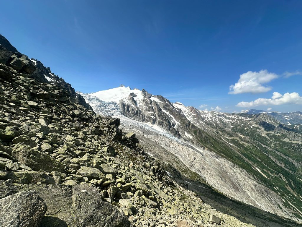 snow-free Fenêtre d’Arpette, june tmb conditions