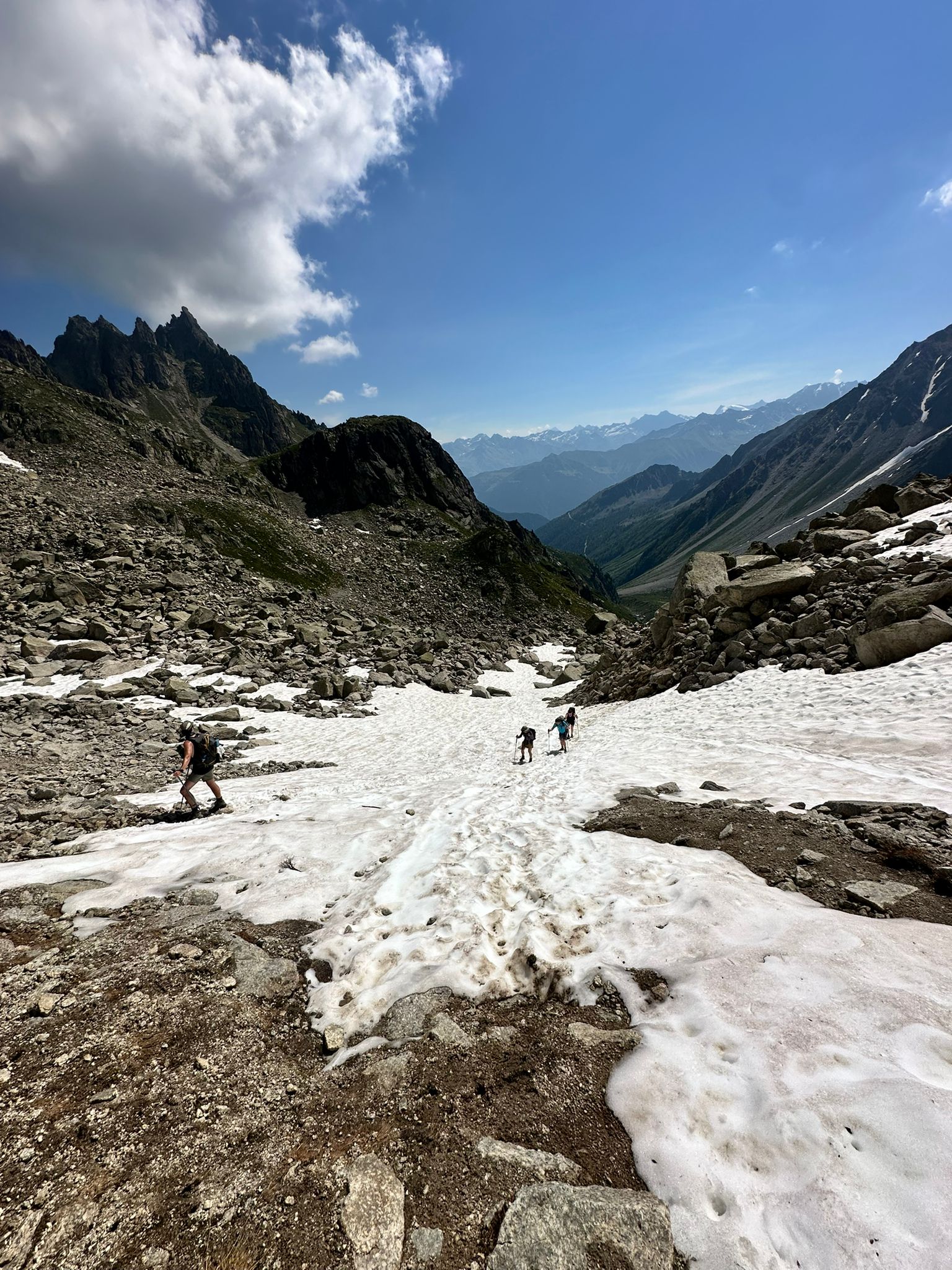 snow-free Fenêtre d’Arpette, june tmb conditions