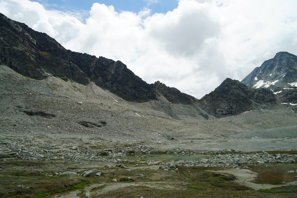 Scree, shale below Col de riedmatten